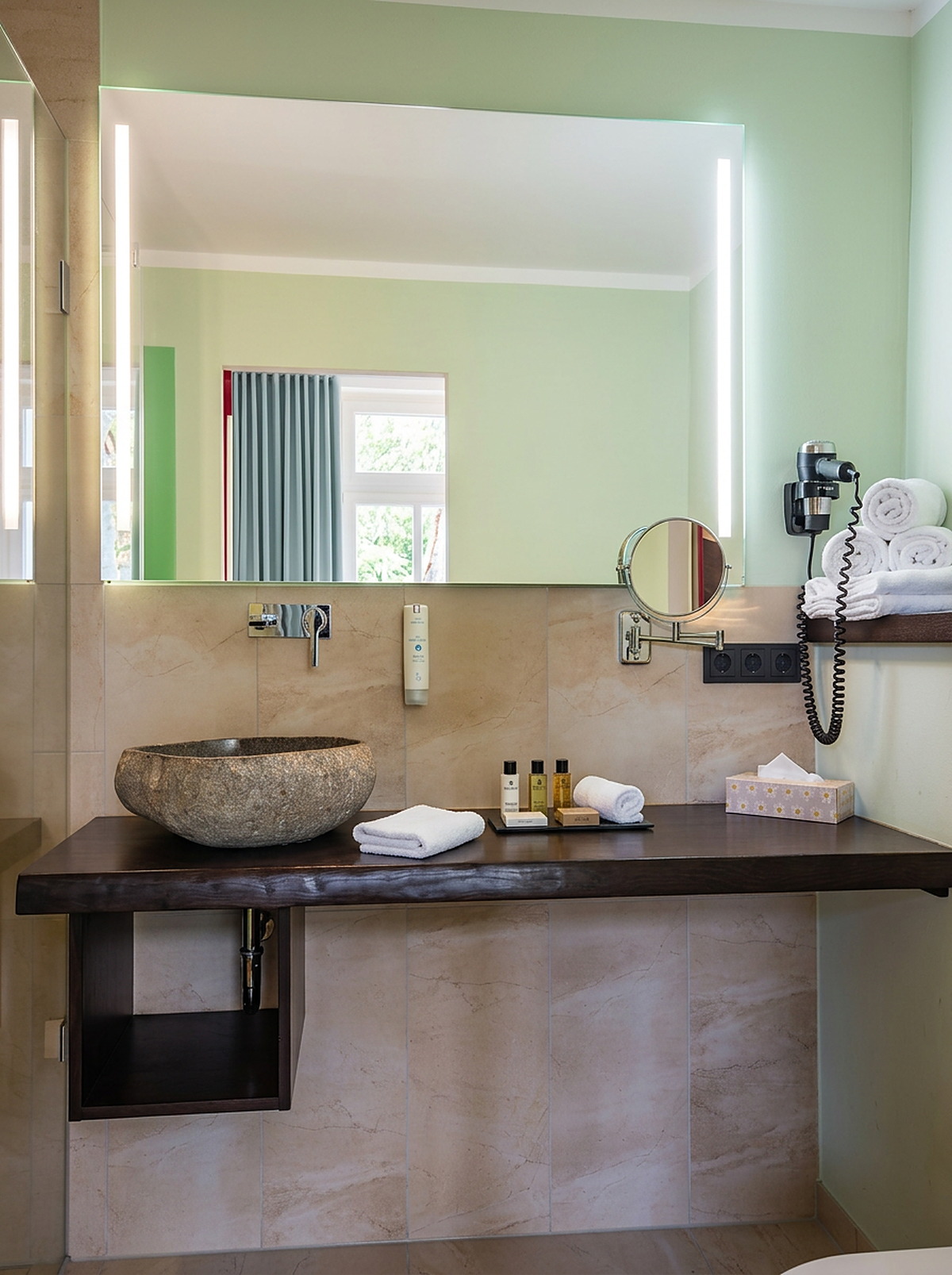 Modernes Badezimmer im Parkhotel Bad Rehburg